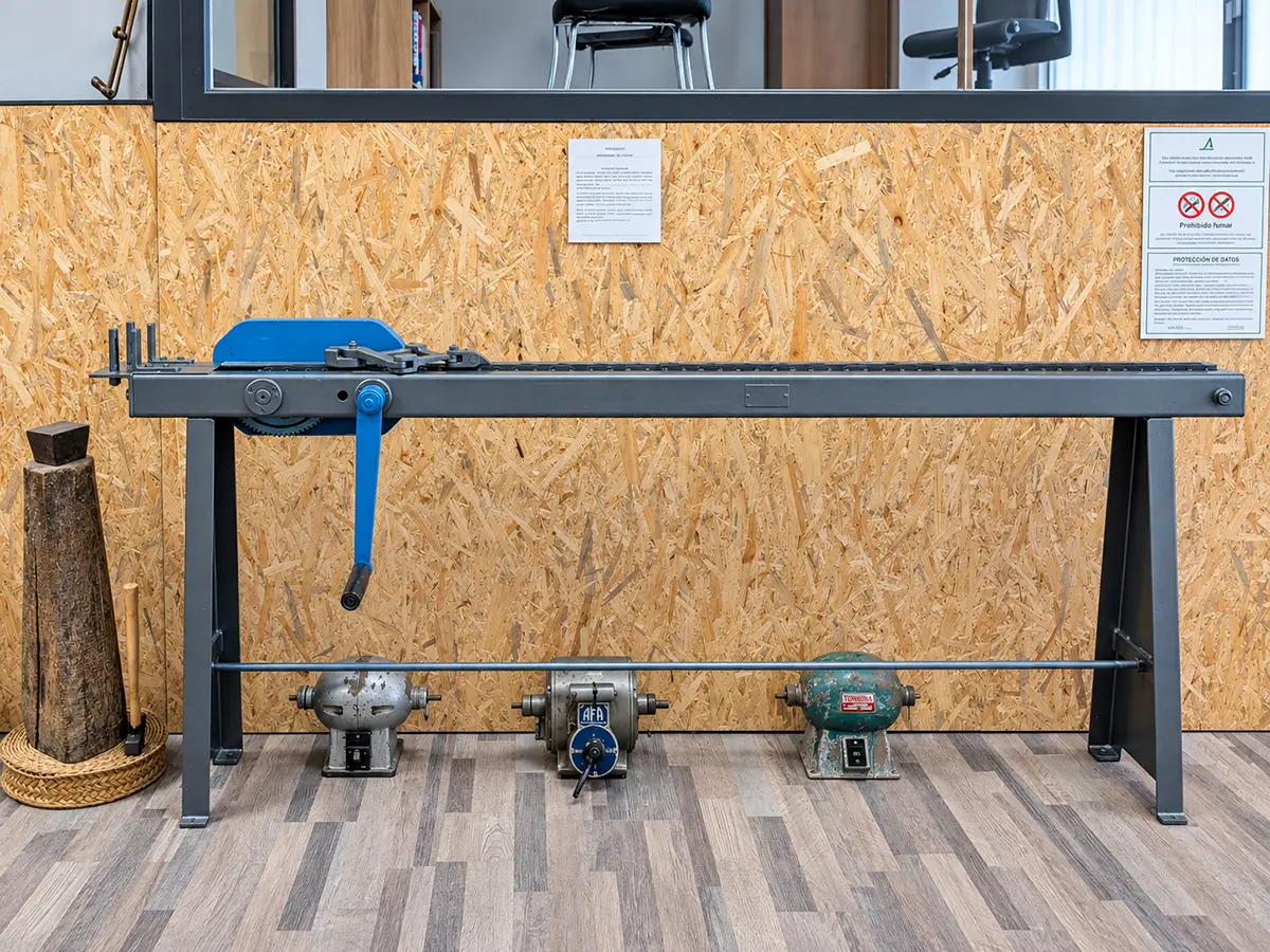 Banco de estirar de joyería artesanal